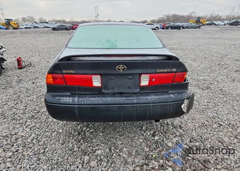 2000 Toyota Camry Ce z USA, uszkodzony, nr VIN JT2BG22K5Y0401868